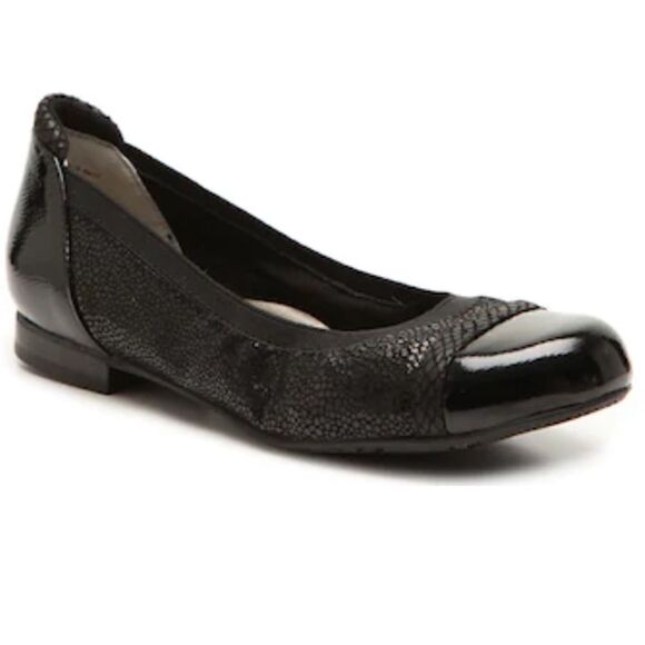 Ros Hommerson RONNIE Patent Leather and Pebbled Soft Sided Ballet Flats - Picture 1 of 16